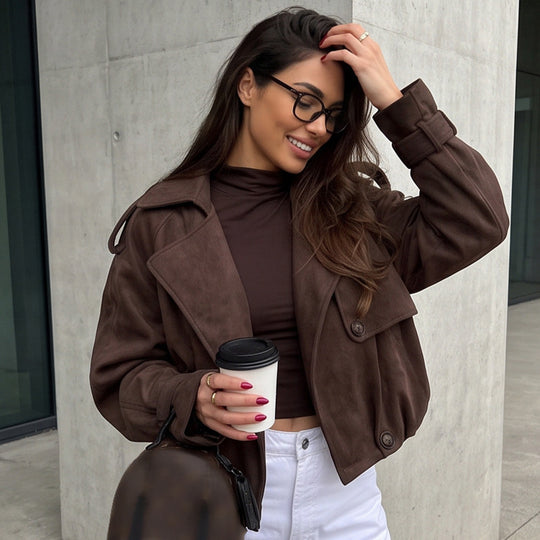 Damen Kurze Velourslederjacke im Bomberstil mit voluminösem Revers, Epauletten und taillierendem Gummisaum Shop Nory