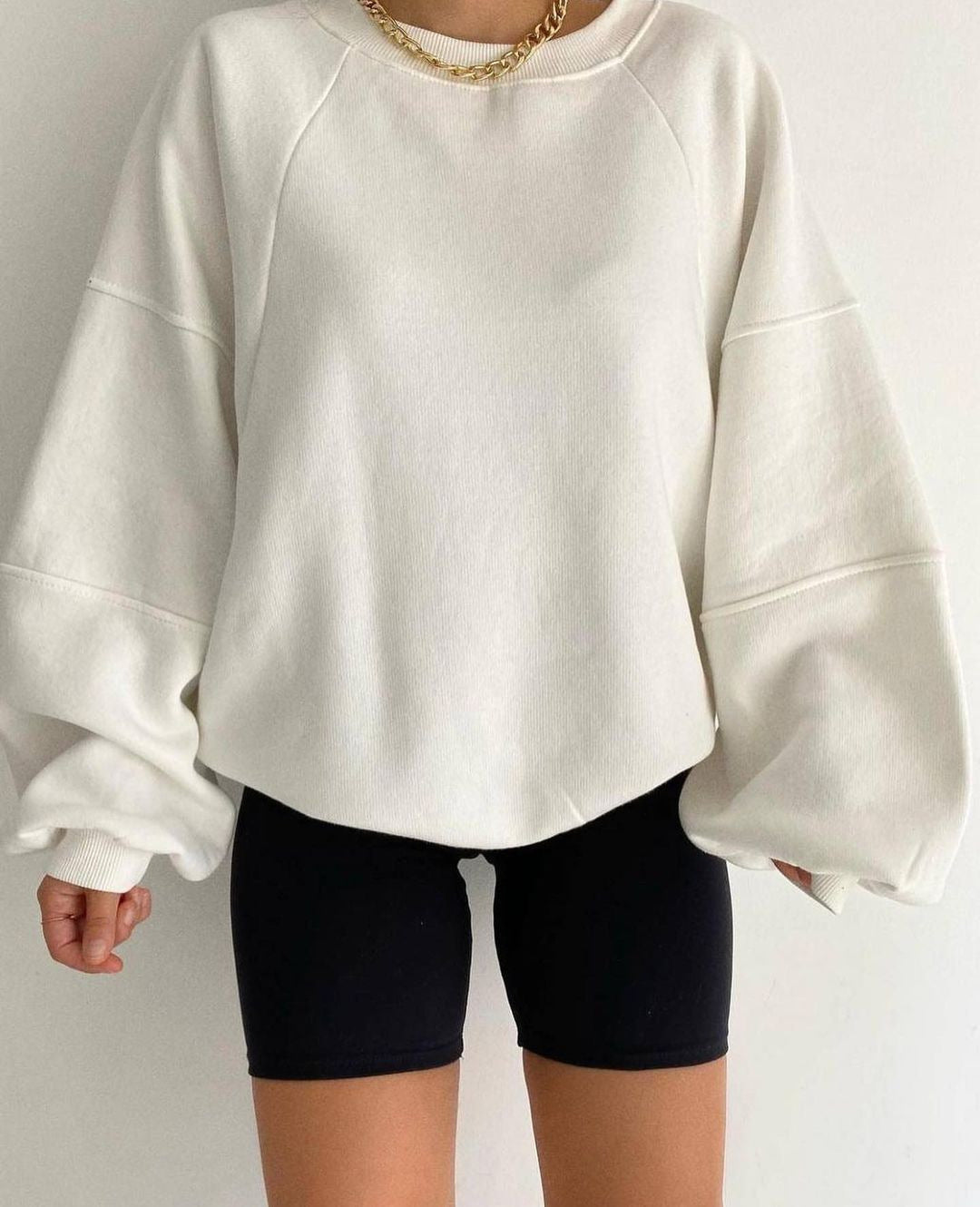 Damen Komfort-Loungewear Kombination Oversize-Sweatshirt mit High-Waist Biker-Shorts Shop Nory