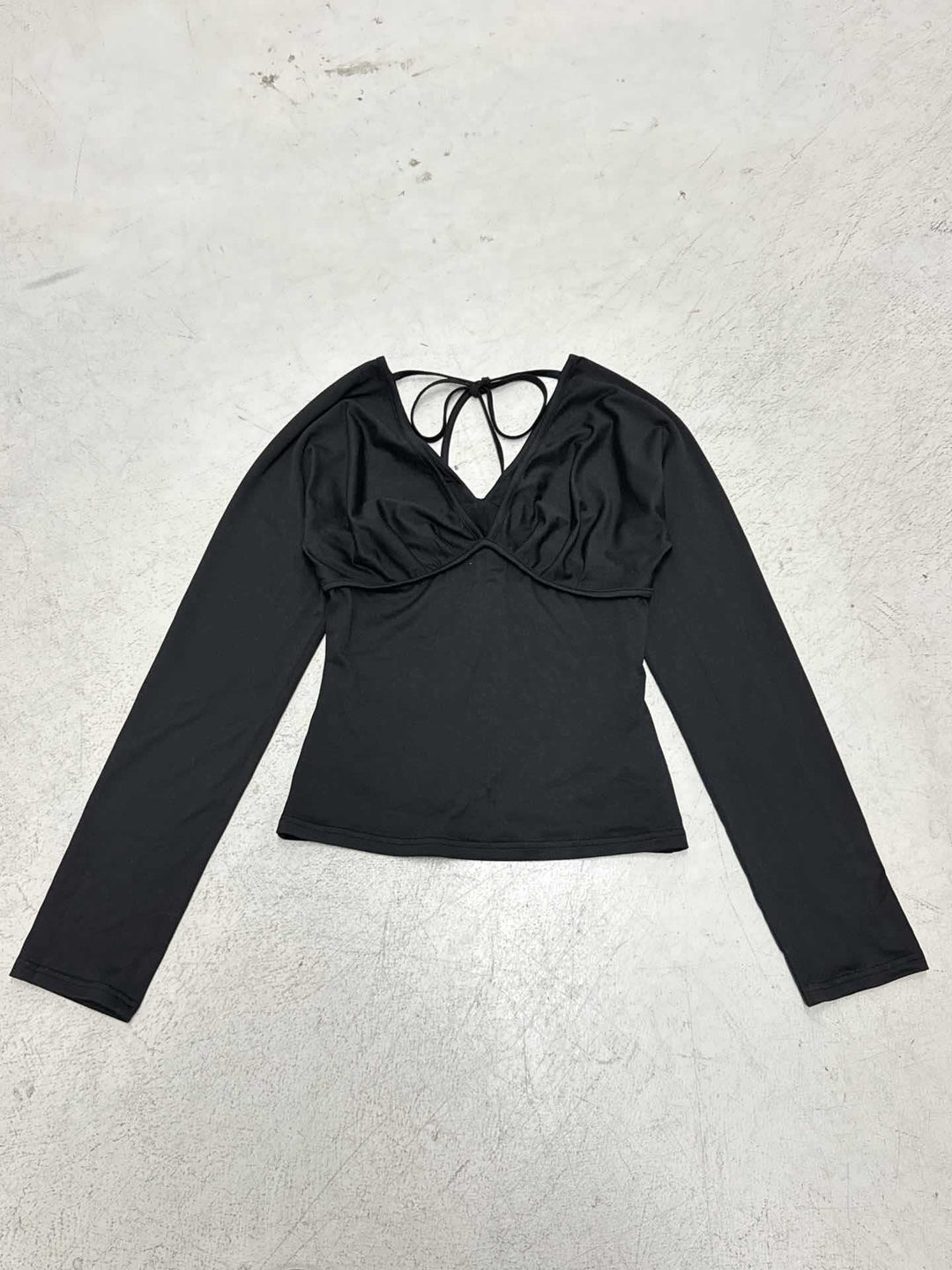 Damen nan figurbetontes Langarm-Top mit tiefem V-Ausschnitt, Nackenband zum Binden und taillierter Silhouette Shop Nory