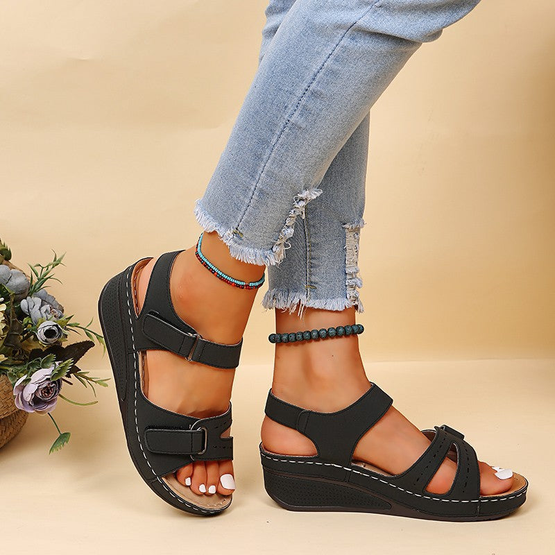 Damen Bequeme Keilsandalen mit verstellbaren Riemen und ergonomischem Fußbett Shopnory
