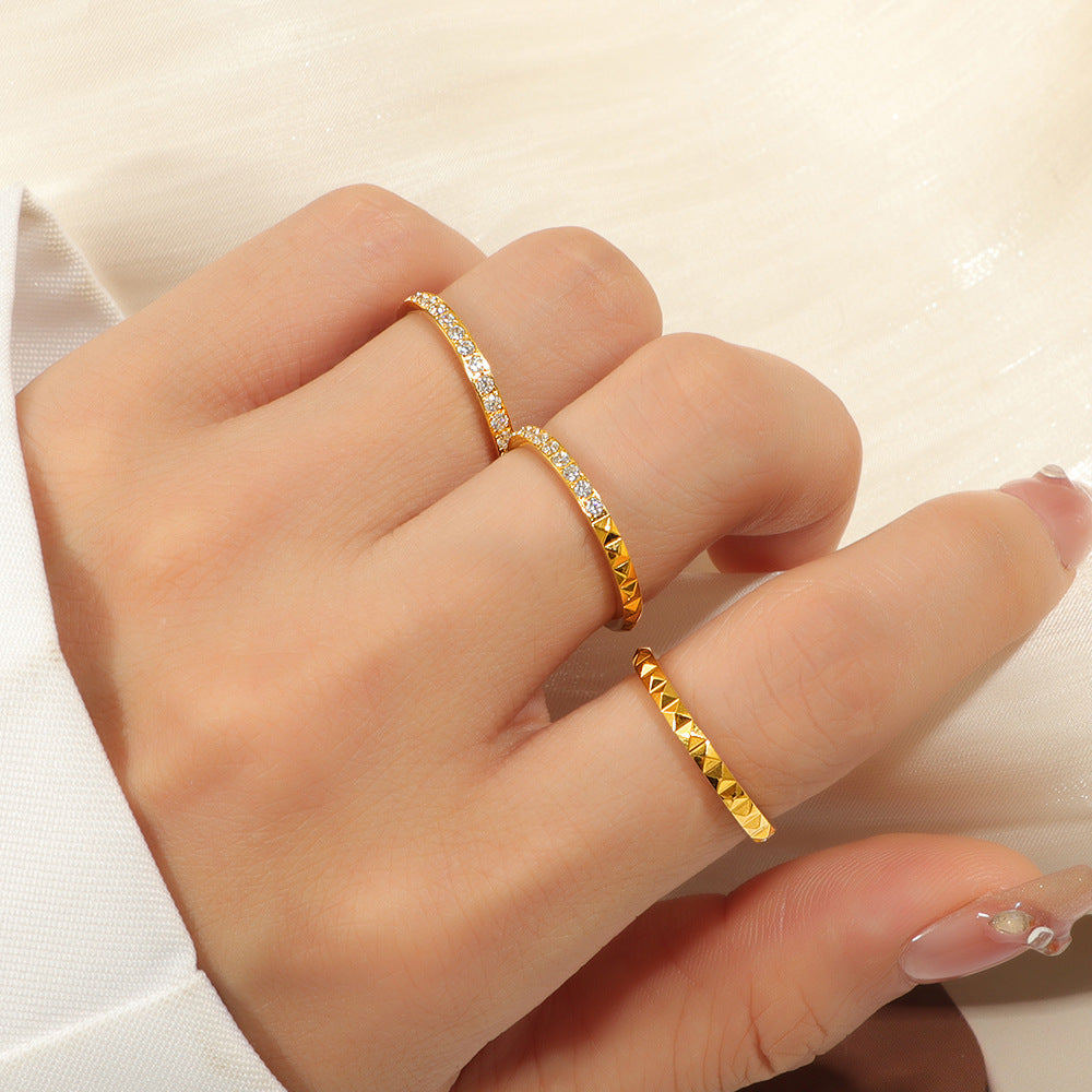Damen eleganter Ring mit geometrischem Design und funkelnden Zirkonia Shop Nory