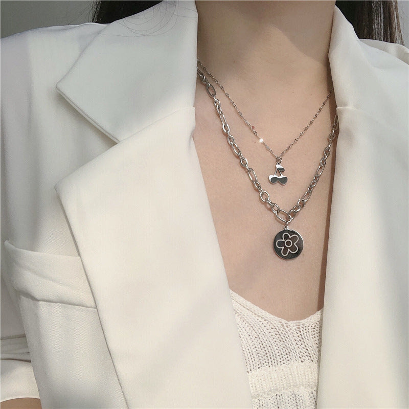 Damen Halskette mit charmanten Anhängern Shop Nory