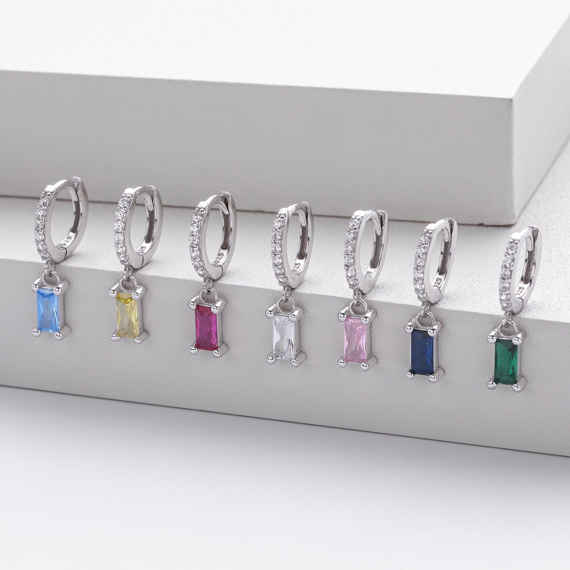 Damen Ohrstecker mit funkelnden Zirkon-Anhängern und hochwertigem 925 Sterling Silber Shop Nory