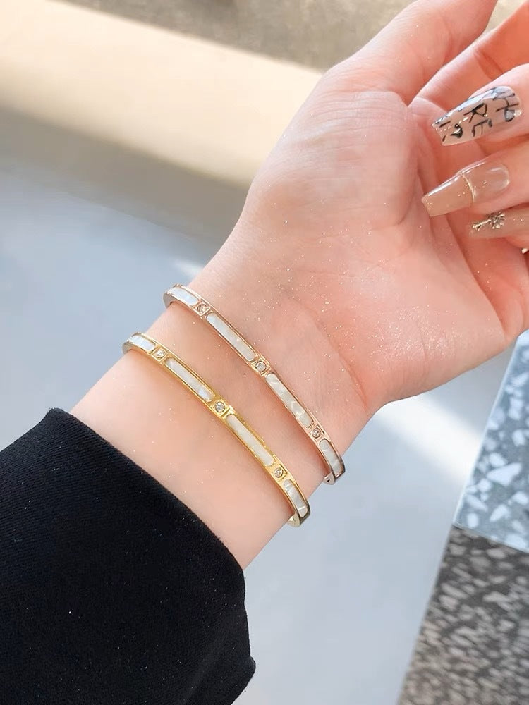 Damen Elegante Geometrische Kristall-Akzent Armreif Bracelet Shop Nory