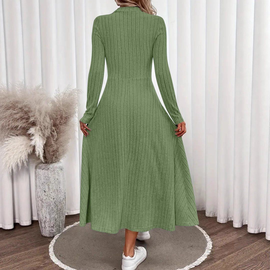 Damen Geripptes Strickmidikleid mit hohem Stehkragen und taillierter A-Linie Shop Nory