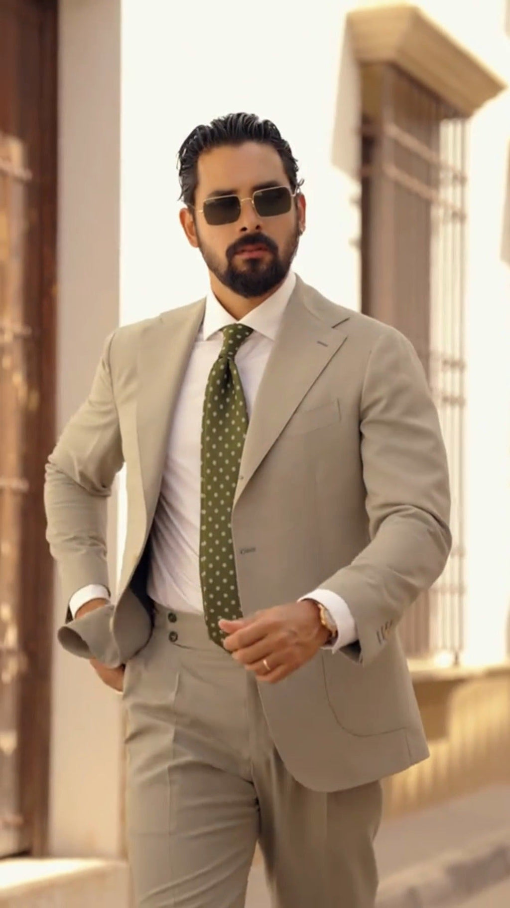 Herren eleganter Anzug im modernen Schnitt mit stilvollen Details Shopnory