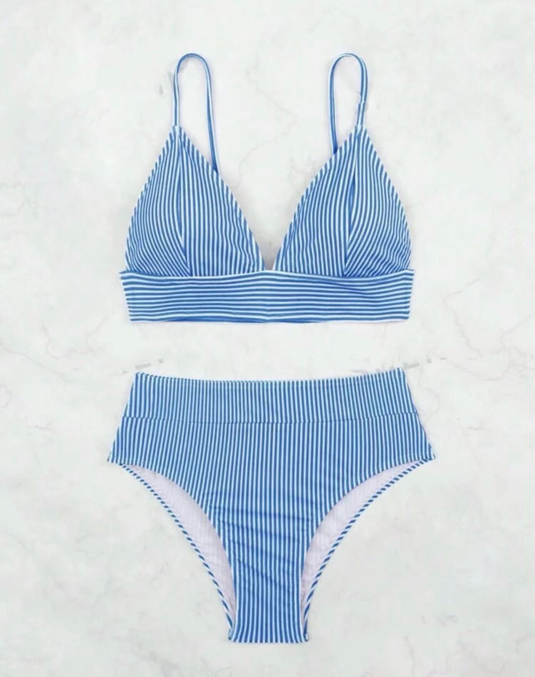 Damen Hochgeschnittener Bikini mit elegantem Streifenmuster