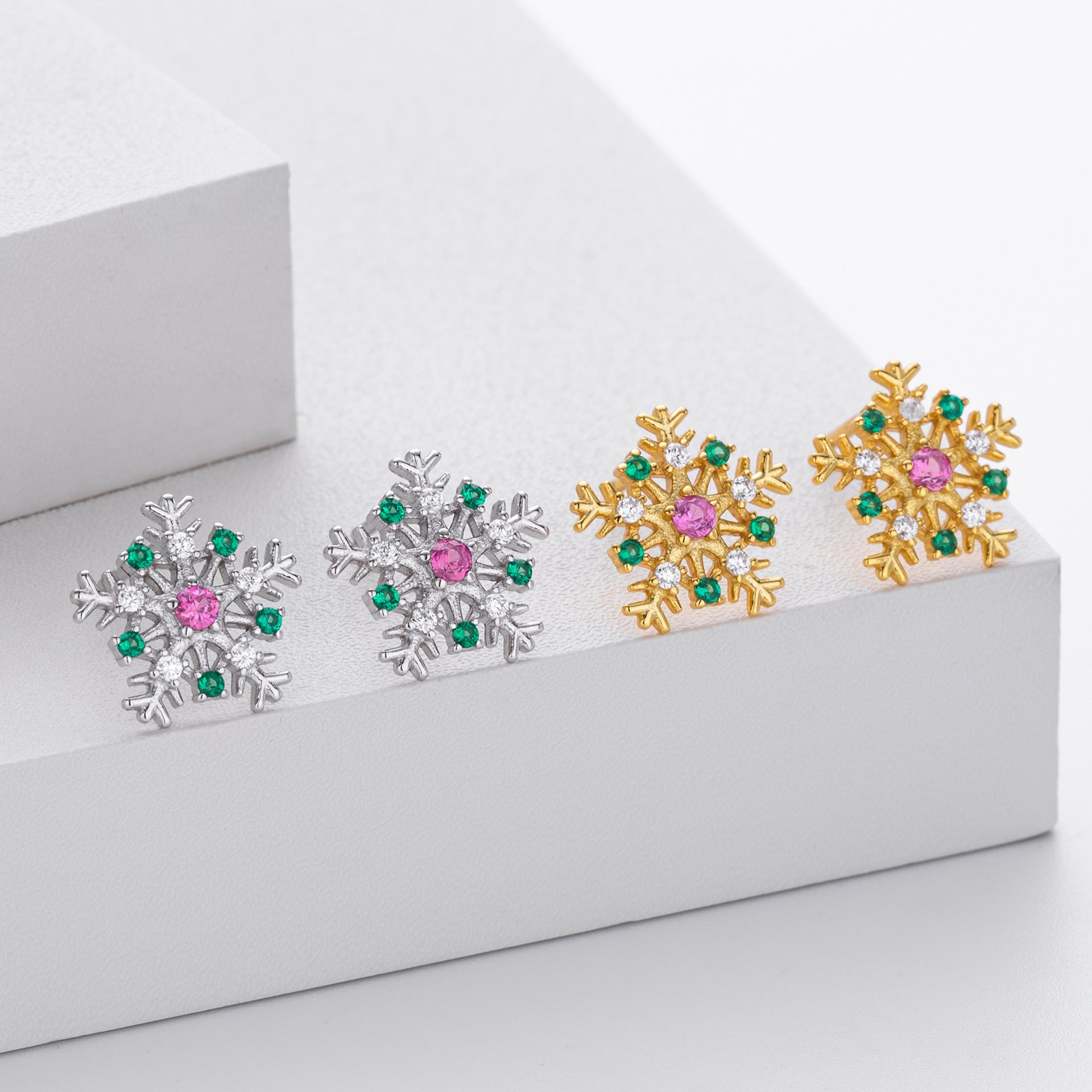 Damen Ohrstecker im funkelnden Schneeflockendesign aus hochwertigem 925er Sterlingsilber Shop Nory