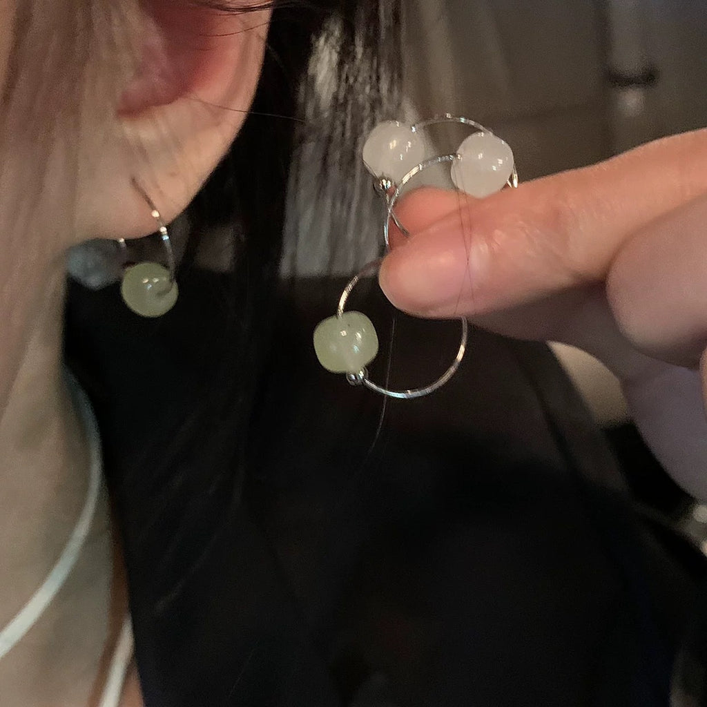 Damen Ohrringe mit elegantem minimalistischen Design und natürlichen Steinperlen Shop Nory