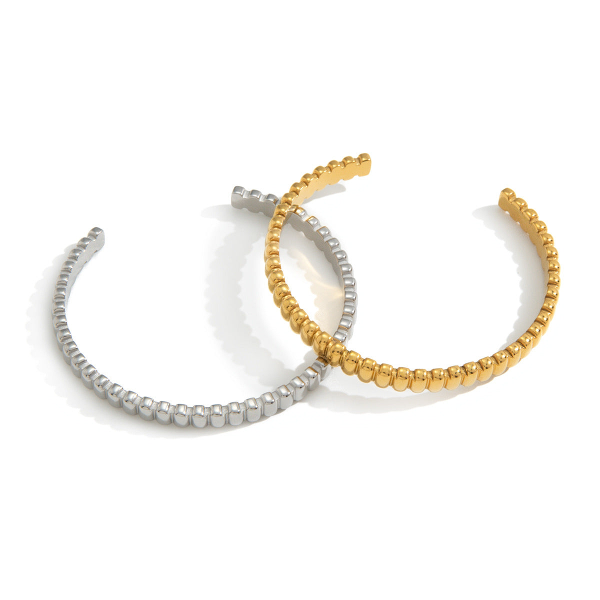 Damen Offenes Armreif mit elegantem Strukturdesign aus hypoallergenem Edelstahl Shop Nory