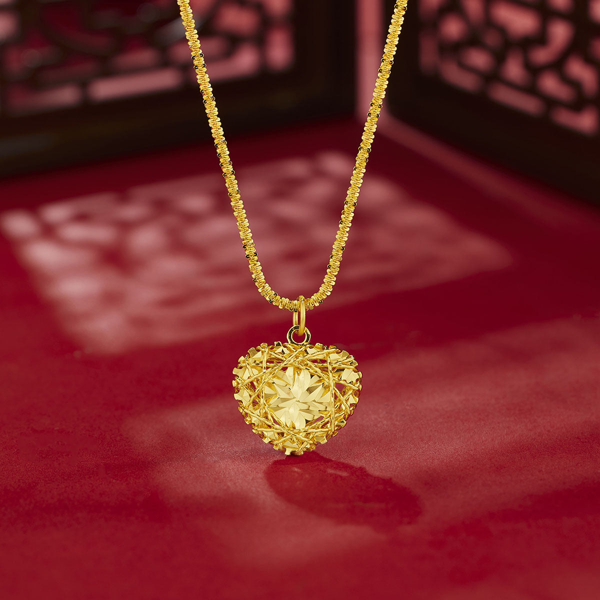 Damen Halskette mit herzförmigem Anhänger aus hochwertigem Kristall und exquisitem Drahtdesign Shop Nory