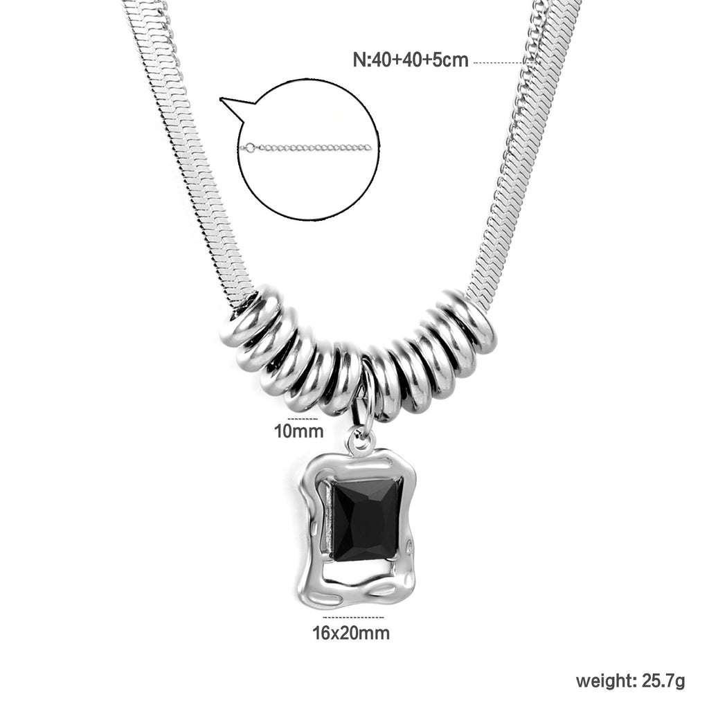 Damen Halskette mit stylischem schwarzen Anhänger und elegantem Gliederdesign Shop Nory