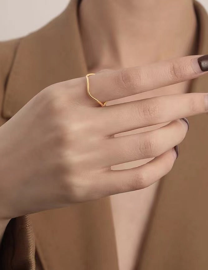 Damen Wellenförmiger Minimalistischer Goldring Shop Nory