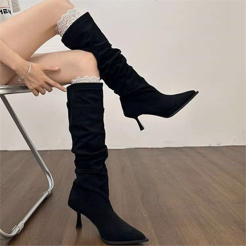 Damen kniehohe Slouch‑Stiefel mit spitzer Zehenform und schmalem Stiletto‑Absatz Shop Nory