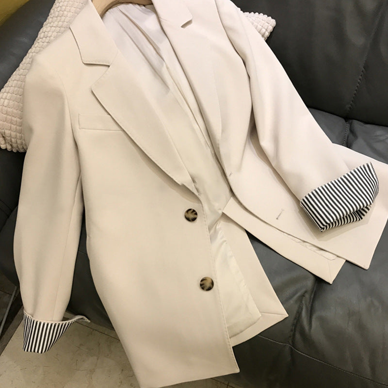 Damen Eleganter Blazer mit kontrastierenden Ärmelaufschlägen Shop Nory