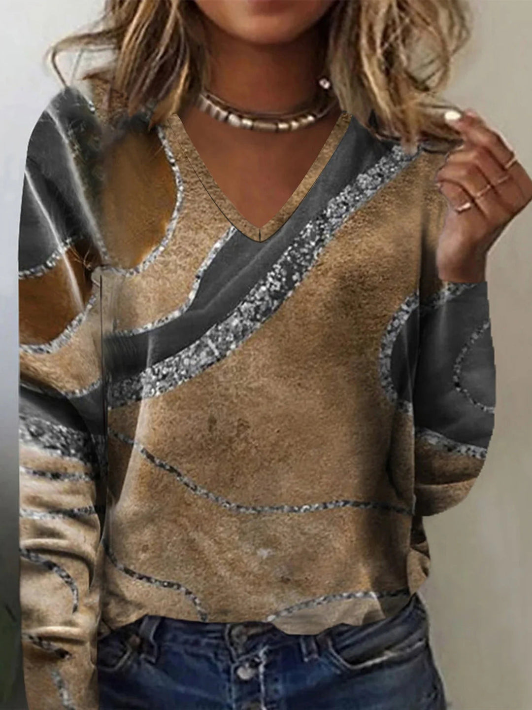 Damen V-Ausschnitt Langarmshirt mit modernem Wellendesign