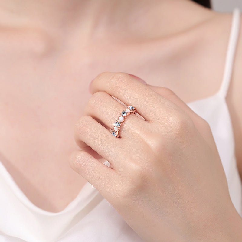 Damen eleganter Zirkonia-Bandring mit luxuriösem Design Shop Nory