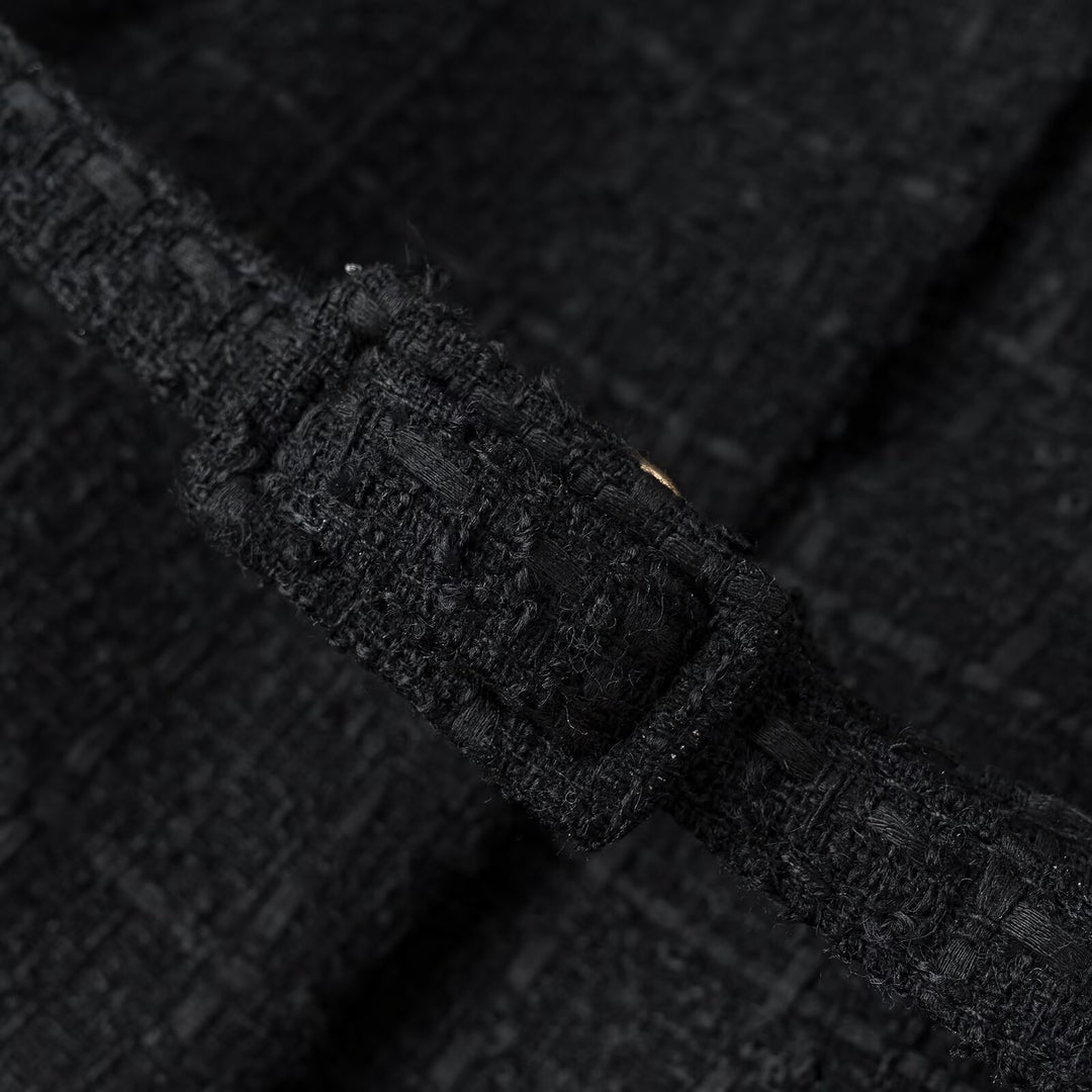 Damen Kurzjacke aus Bouclé‑Tweed mit Rundhals, goldenen Zierknöpfen und Bindegürtel Shop Nory