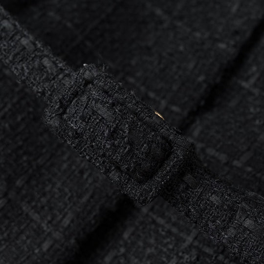 Damen Kurzjacke aus Bouclé‑Tweed mit Rundhals, goldenen Zierknöpfen und Bindegürtel Shop Nory