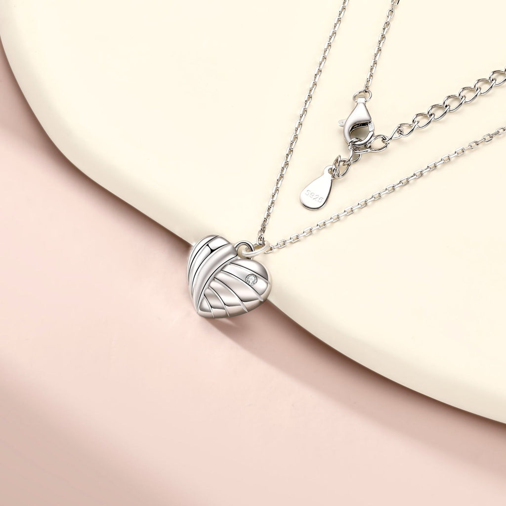 Damen herzförmiger Anhänger mit funkelndem Zirkonia und filigranem Design Shop Nory