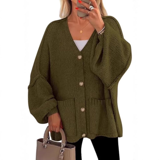 Damen Oversize Strickcardigan mit V-Ausschnitt, goldenen Zierknöpfen und aufgesetzten Taschen Shop Nory