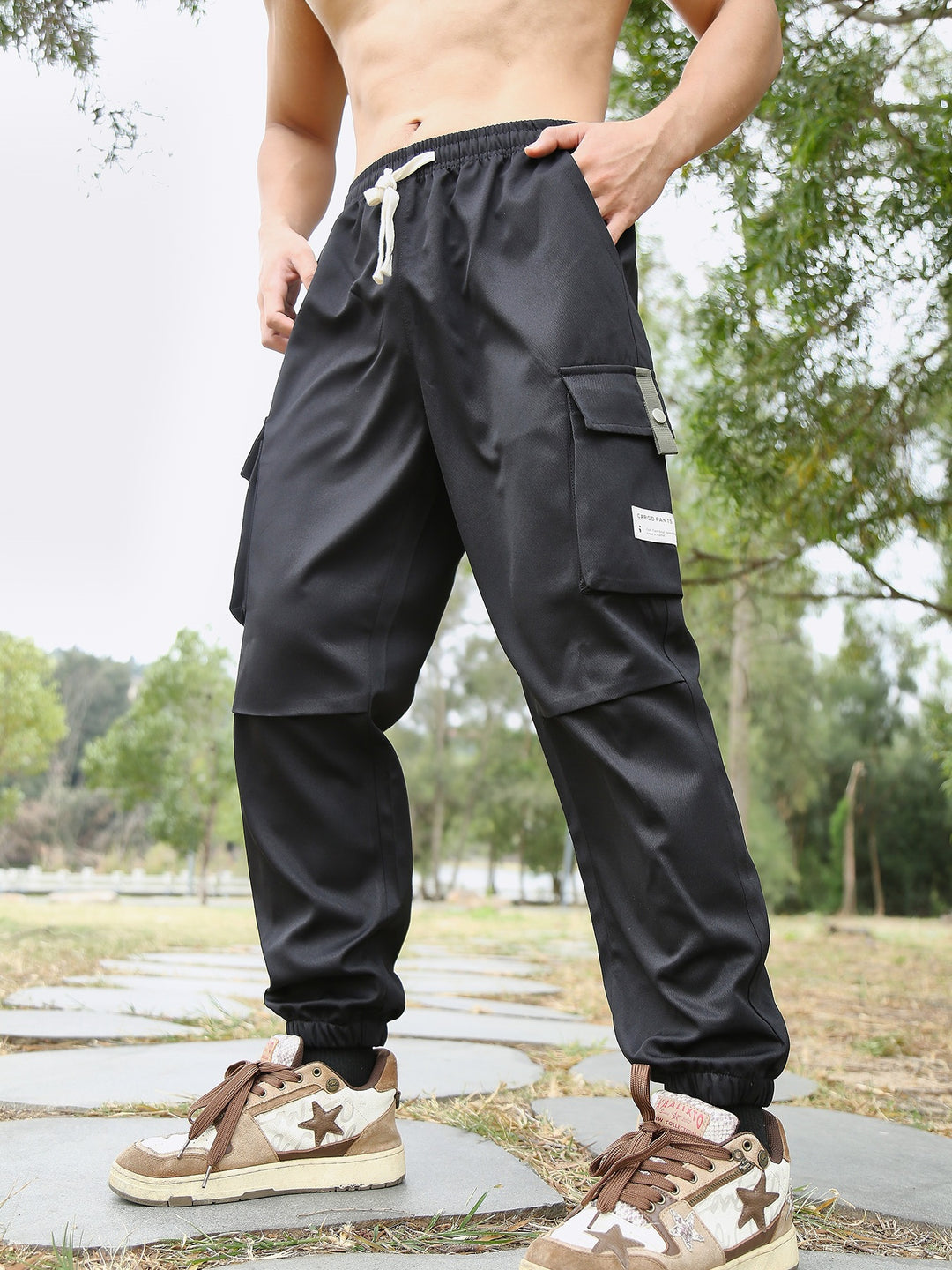 Herren Multifunktionale Cargo-Joggerhose mit elastischem Tunnelzugbund, verschließbaren Beintaschen und verstärkten Knieeinsätzen Shop Nory