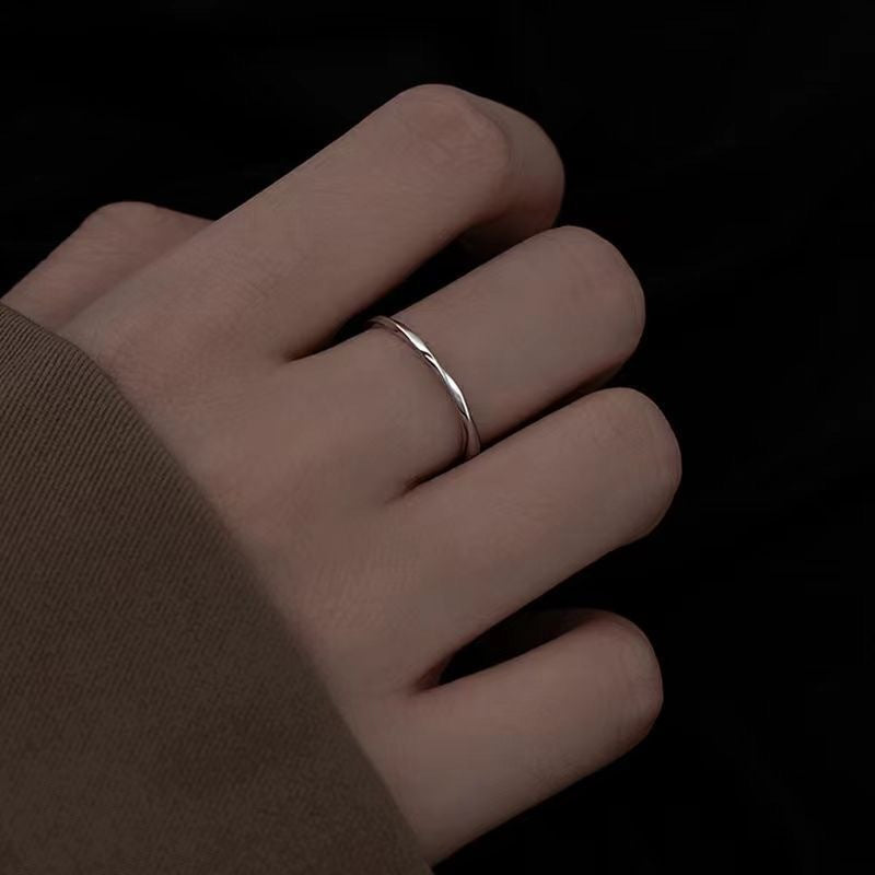 Damen Ring mit elegantem, geschwungenem Design und minimalistischer Ästhetik Shop Nory