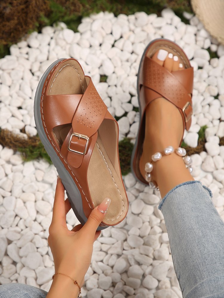 Damen Ergonomische Komfort Pantolette mit Memoryfußbett, perforierten Kreuzriemen und verstellbarer Zierschnalle Shop Nory