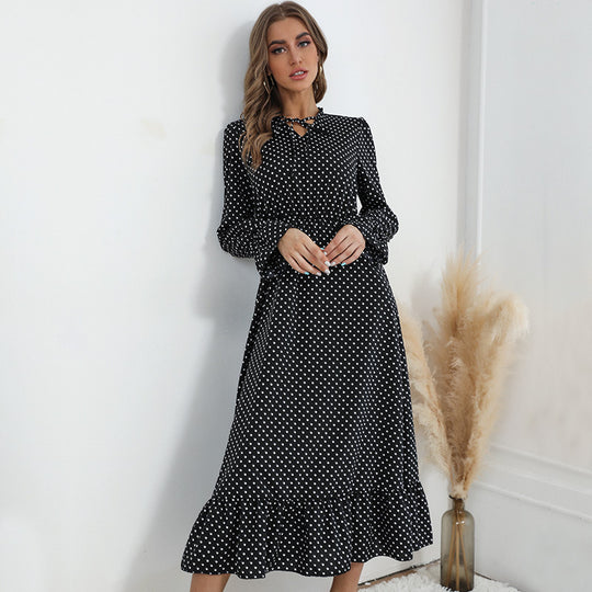 Damen Maxikleid mit Polka-Dot‑Print, geraffter Taille, Schleifenkragen und Volant-Saum Shop Nory
