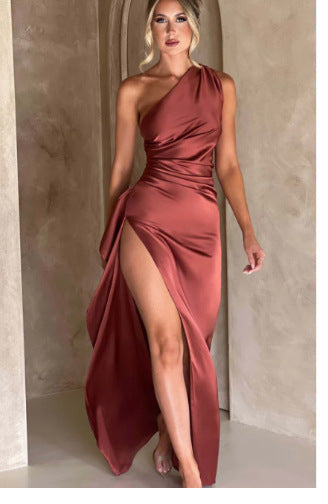 Damen Elegantes Ein-Schulter Maxikleid mit hohem Schlitz und figurformendem Design
