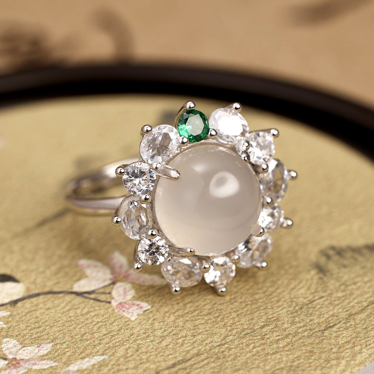 Damen Ring mit elegantem Mondstein und funkelnden Zirkonia Shop Nory