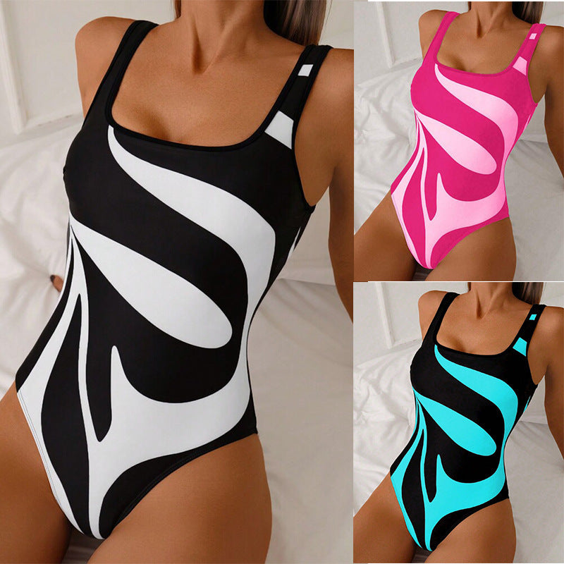 Damen Sportlicher Badeanzug mit modernem Grafikdesign
