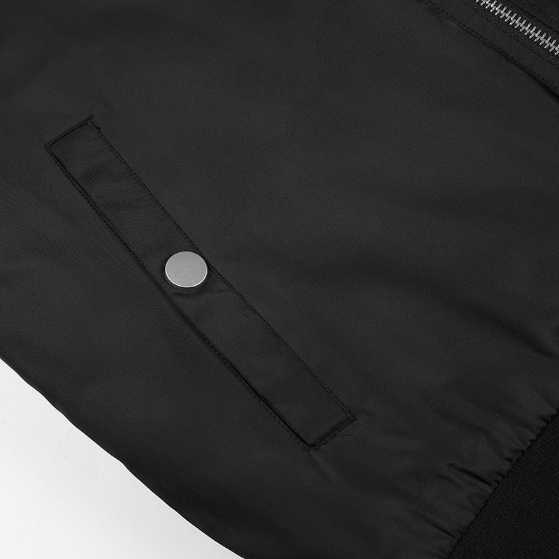 Herren Bomberjacke im Fliegerlook mit kontrastierender Innenfütterung, Ärmel‑Utilitytasche und elastischen Rippbündchen Shop Nory