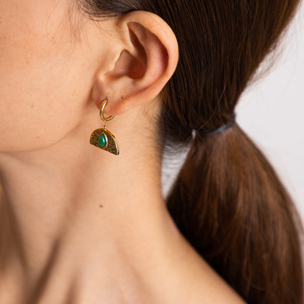 Damen Ohrhänger mit elegantem Boho-Design und grünem Edelsteinelement Shop Nory