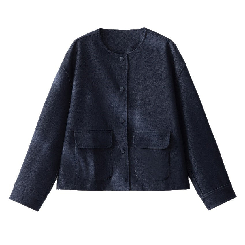 Damen Kurzjacke mit Rundhalsausschnitt, boxy Silhouette und aufgesetzten Pattentaschen Shop Nory