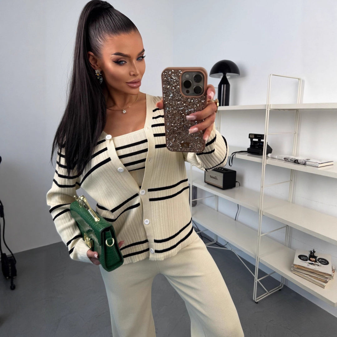 Damen Strick-Loungewear-Set aus Feinripp mit Button-Cardigan, Spaghetti-Top und weitem Jogger Shop Nory