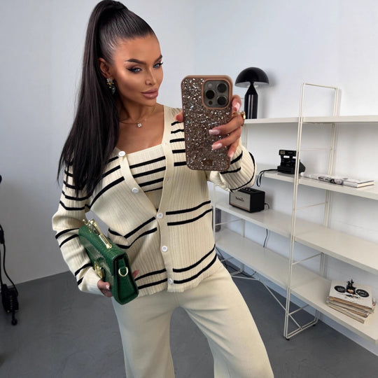 Damen Strick-Loungewear-Set aus Feinripp mit Button-Cardigan, Spaghetti-Top und weitem Jogger Shop Nory