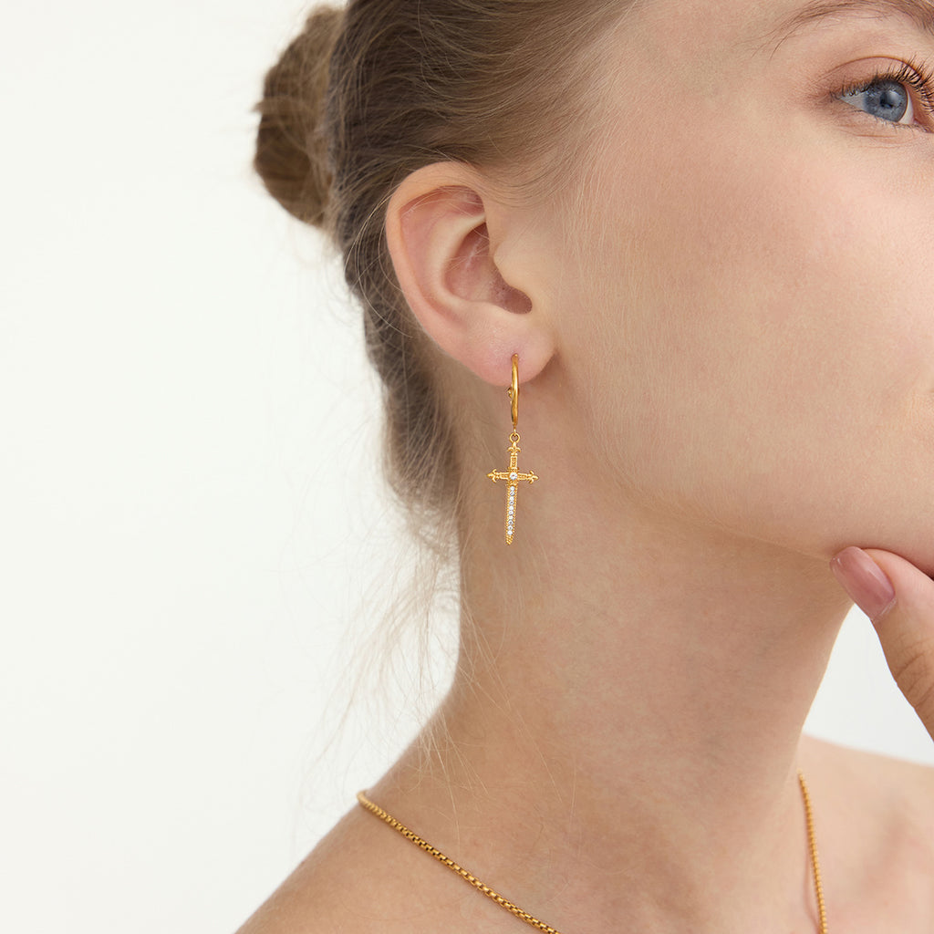 Damen Ohrhänger mit Kreuzanhänger und funkelnden Zirkonia Shop Nory