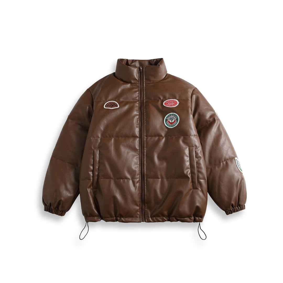 Unisex Kurz geschnittener wattierter Kunstleder‑Puffer mit hohem Stehkragen und Badge‑Details Shop Nory