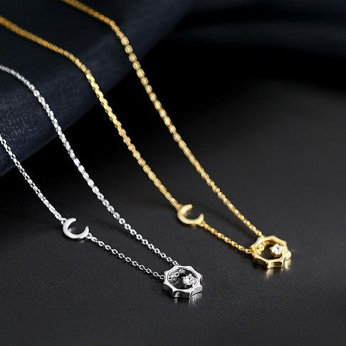 Damen Halskette mit filigraner Mond- und Blütenanhänger Shop Nory