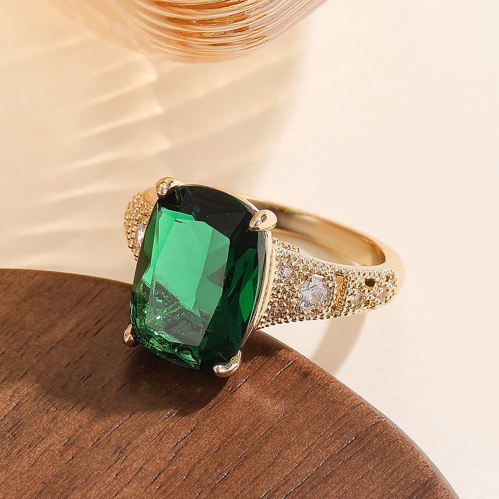 Damen Eleganter Ring mit grünem Edelstein Shop Nory