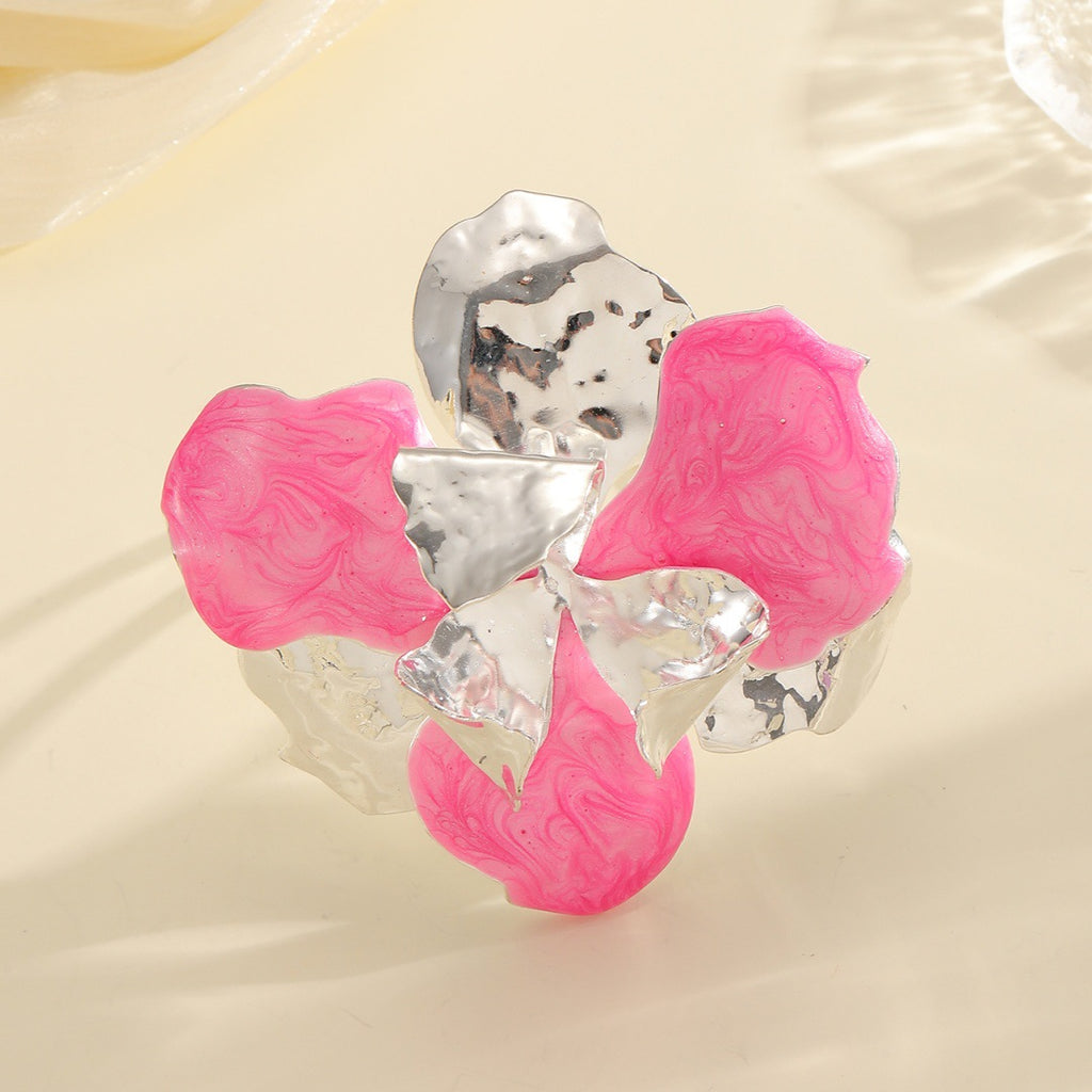 Damen Blütenförmiger Ring aus glänzendem Metall und hochwertigem Epoxidharz Shop Nory