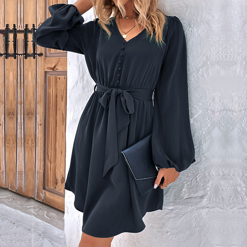Damen V-Ausschnitt Kleid mit Bindegürtel, Knopfleiste & Ballonärmeln Shop Nory