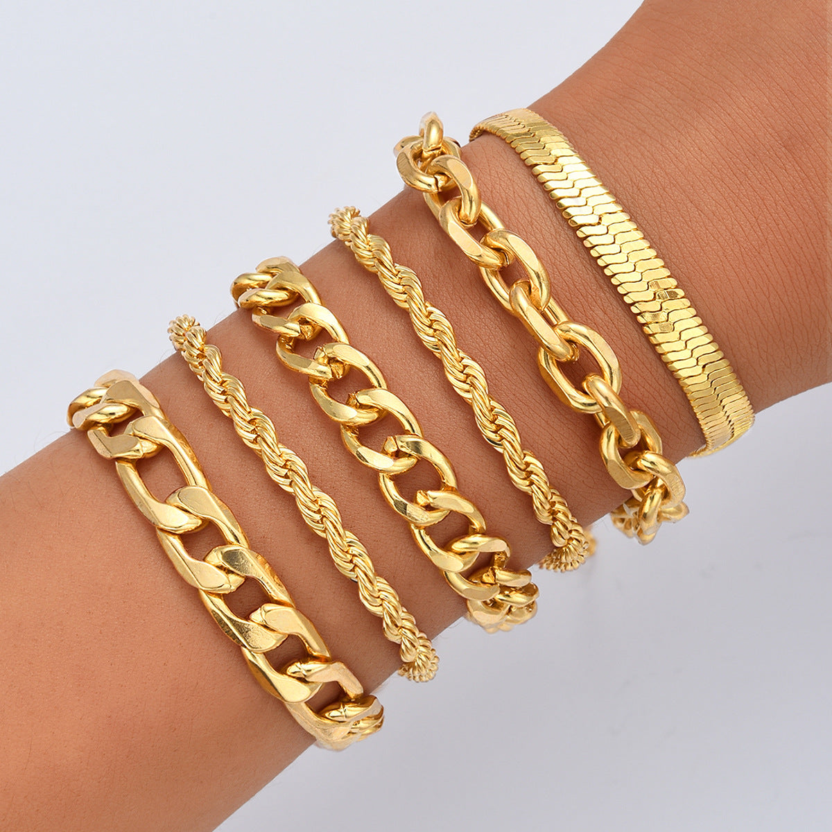 Damen Armband-Set mit eleganten Goldakzenten Shop Nory