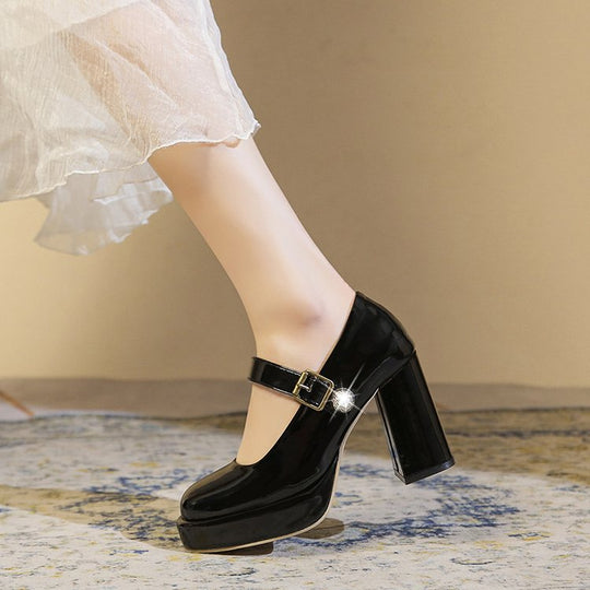 Damen elegante Mary Jane Pumps mit blockiertem Absatz und glänzendem Detail Shopnory