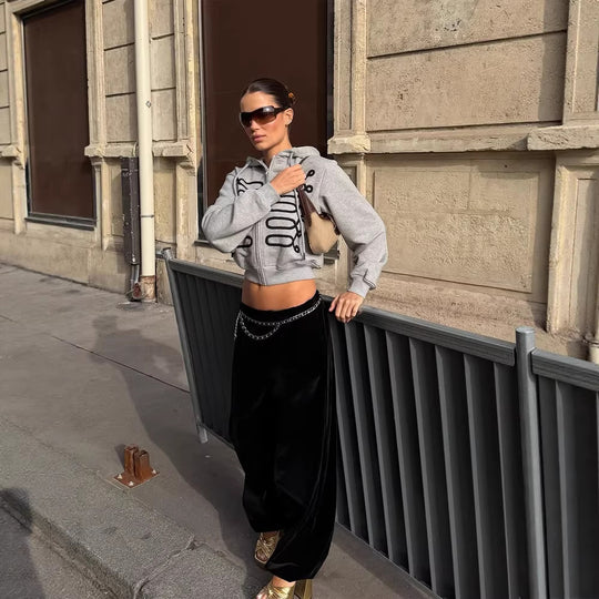 Damen Cropped-Kapuzenjacke mit Reißverschluss und dekorativer Schnürstickerei Shop Nory