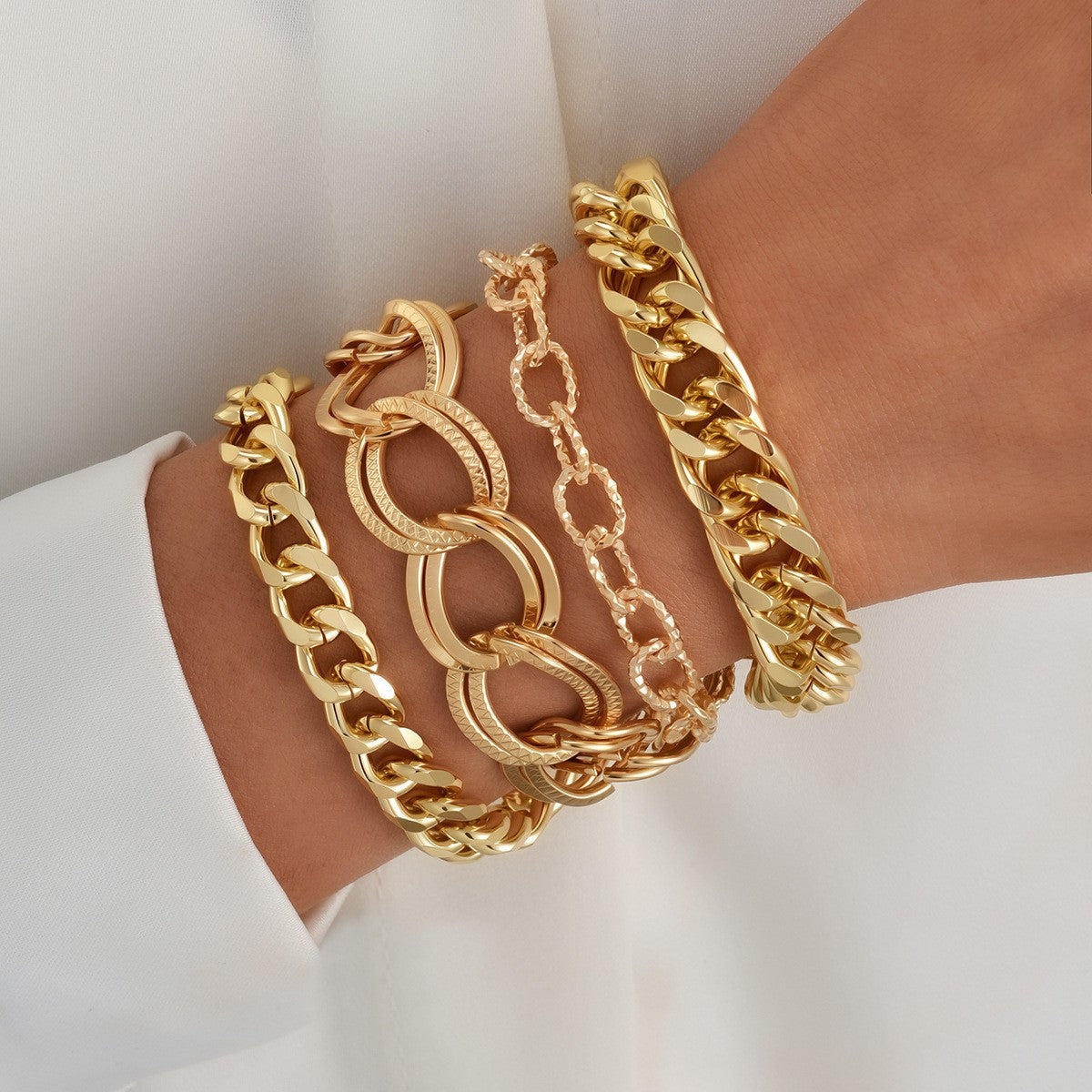 Damen Armreif-Set mit eleganten und modernen Ketten-Designs Shop Nory