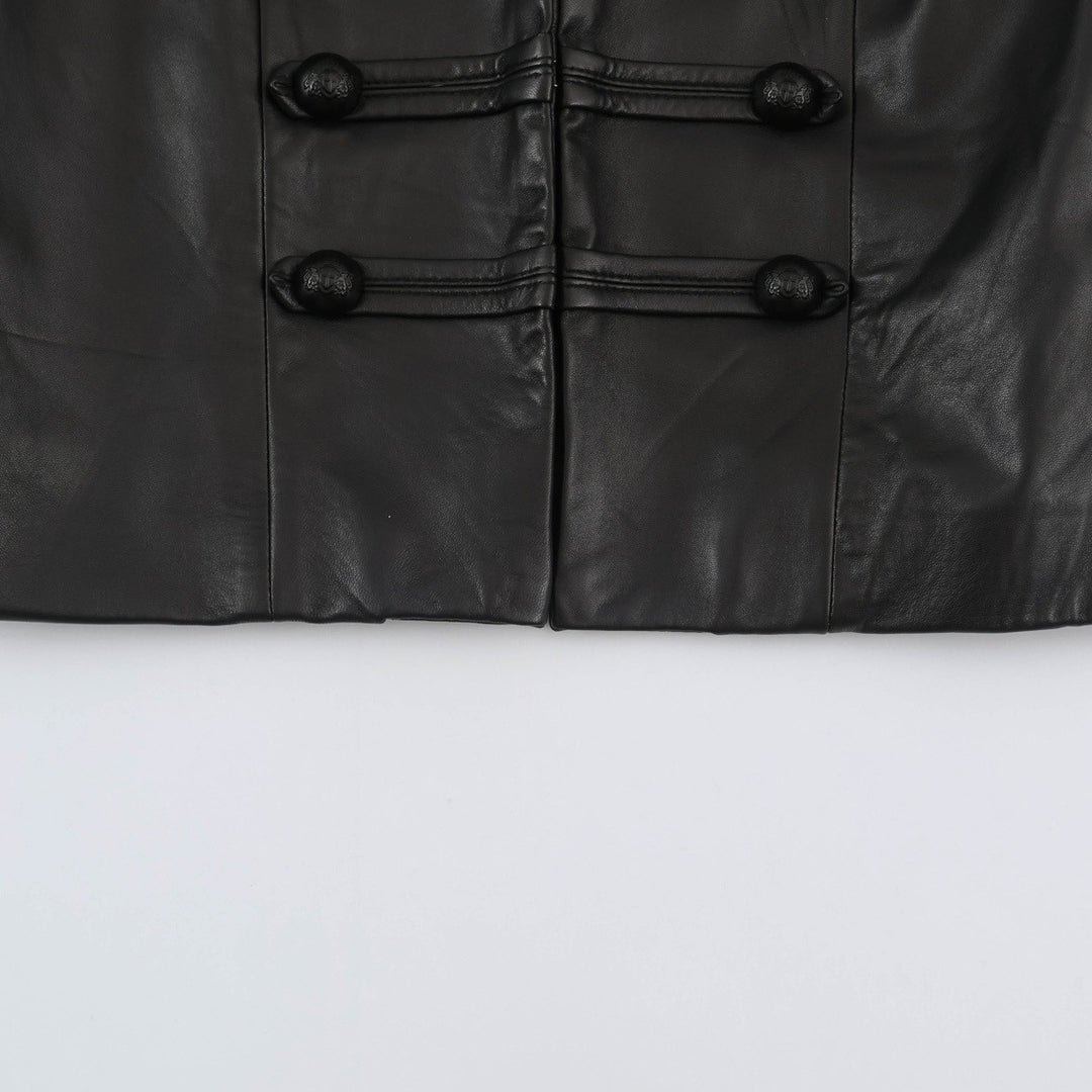 Damen Taillierte militärinspirierte Lederjacke mit Stehkragen, dekorativen Riegeln und Knopfleisten Shop Nory