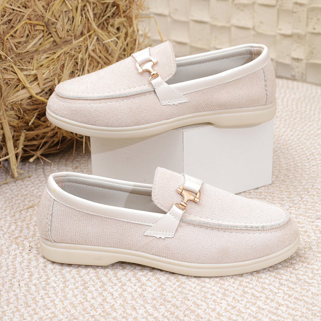 Damen elegante Veloursleder-Slipper mit dekorativer Metall-Hardware und flexibler Leichtlaufsohle Shop Nory