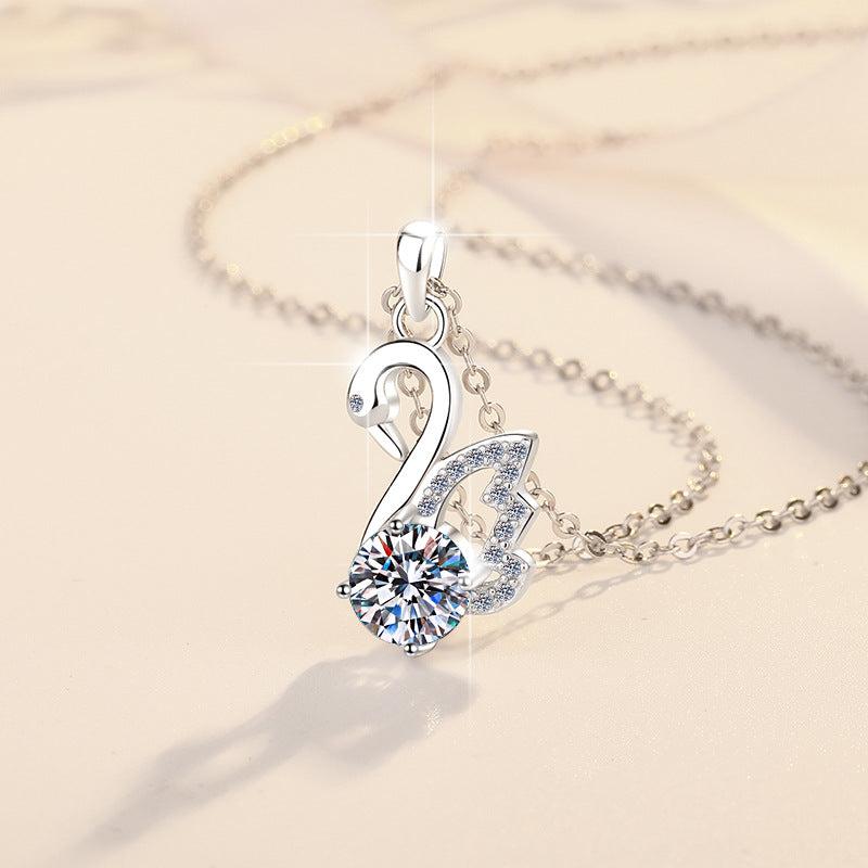 Damen Anhänger-Halskette mit elegantem Schwan-Design und funkelnden Kristallen Shop Nory